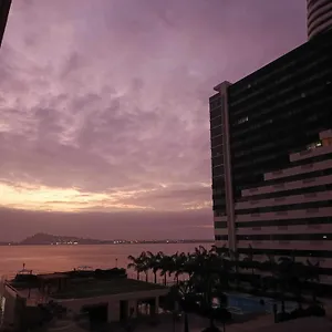 https://luxury-apartment-puerto-santa-ana-guayaquil.guayaquilhotels.org